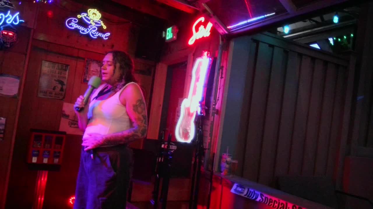 Live Sunday and Wednesday 8-12 Morrison Holiday Bar  on 16-Jul-25-20:10:19
