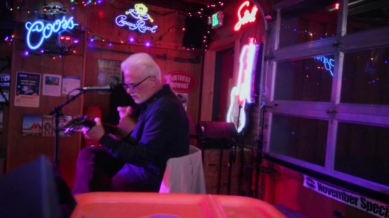 Live Sunday and Wednesday 8-12 Morrison Holiday Bar  on 05-Nov-25-20:28:05